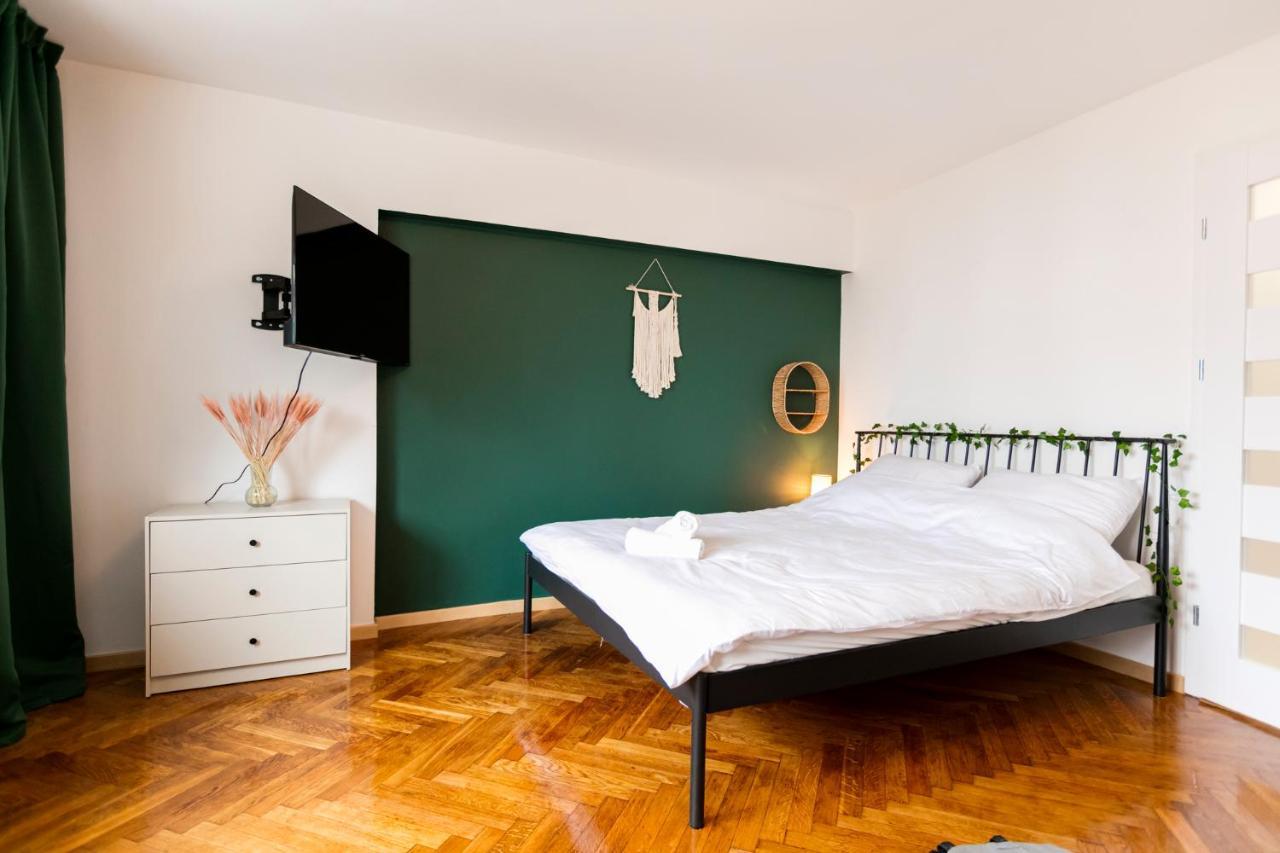 Chmielna - 250m Od Zlotych Tarasow, 350m Od Dworca Centralnego - Wifi - Smart Tv 55 Cali - Better * Warszawa